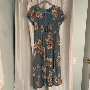 Lulu’s Floral Midi Dress